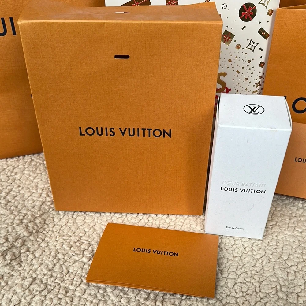 100% authentic Louis Vuitton shopping bags - Picture 3 of 7